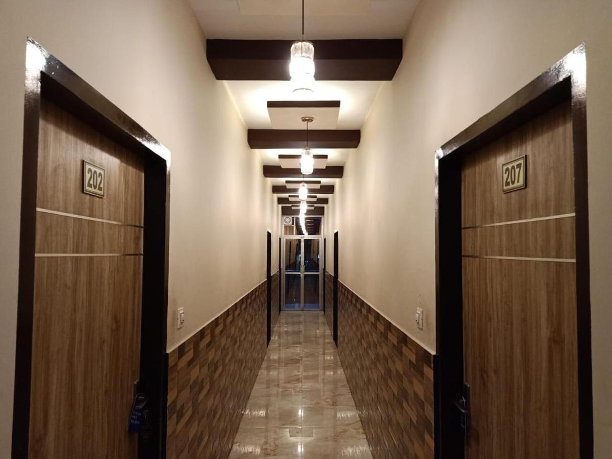 אלוואר Maan Hotel And Restaurant מראה חיצוני תמונה