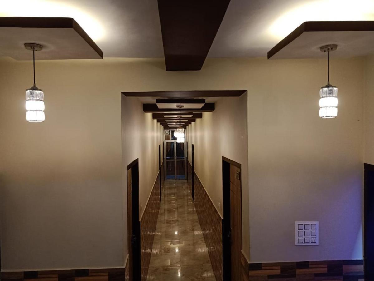 אלוואר Maan Hotel And Restaurant מראה חיצוני תמונה