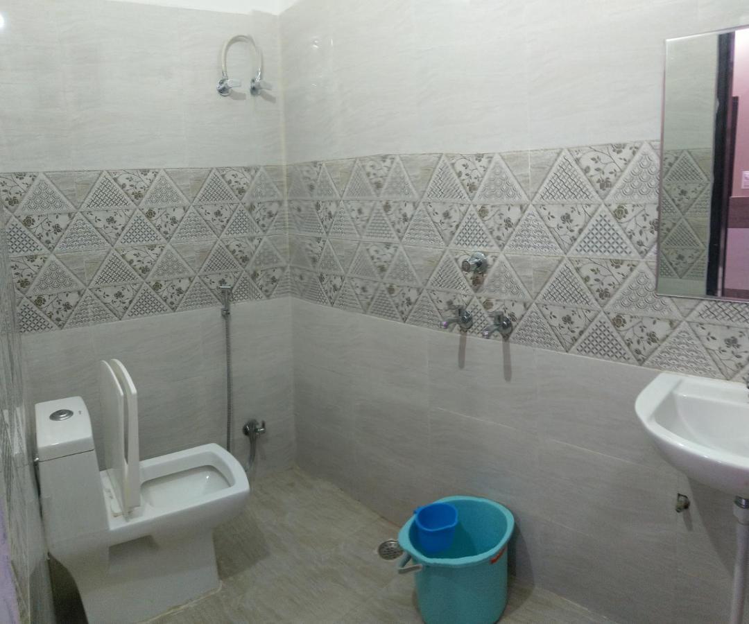 אלוואר Maan Hotel And Restaurant מראה חיצוני תמונה